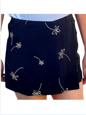 Catalyst New York Black Mini Skort w/White Flowers  Size 4